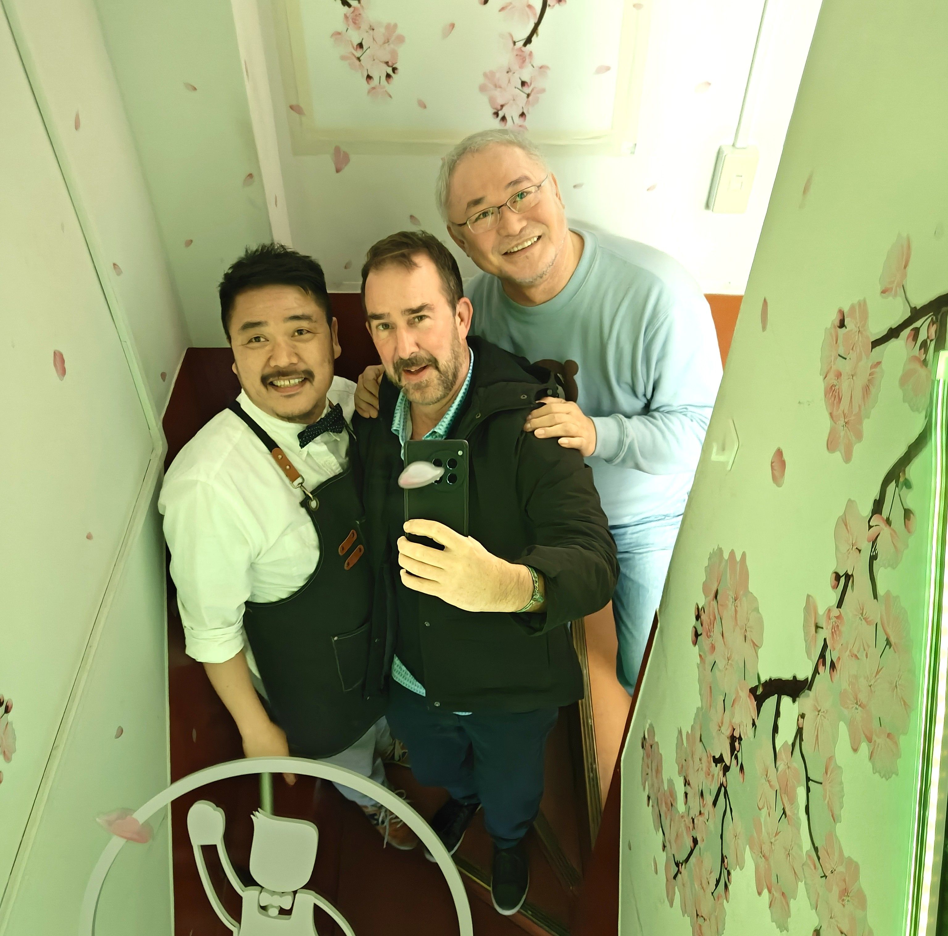 tokyo gay snack bars