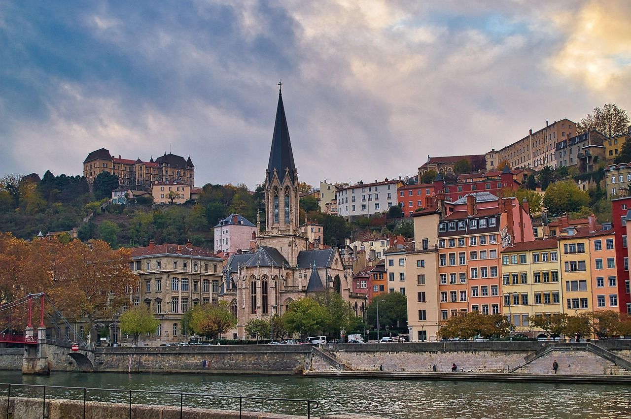 town-6820819_1280-1.jpg